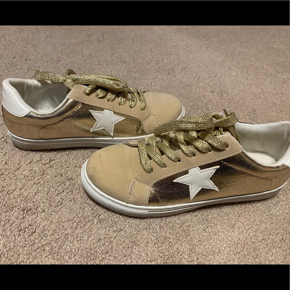 Pierre Dumas gold sneakers